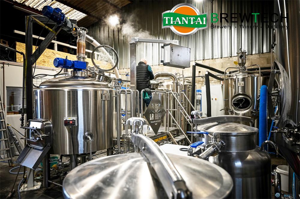 Пивоварня 1000л для LA RIFF Brasserie Artisanale монтаж в Франции